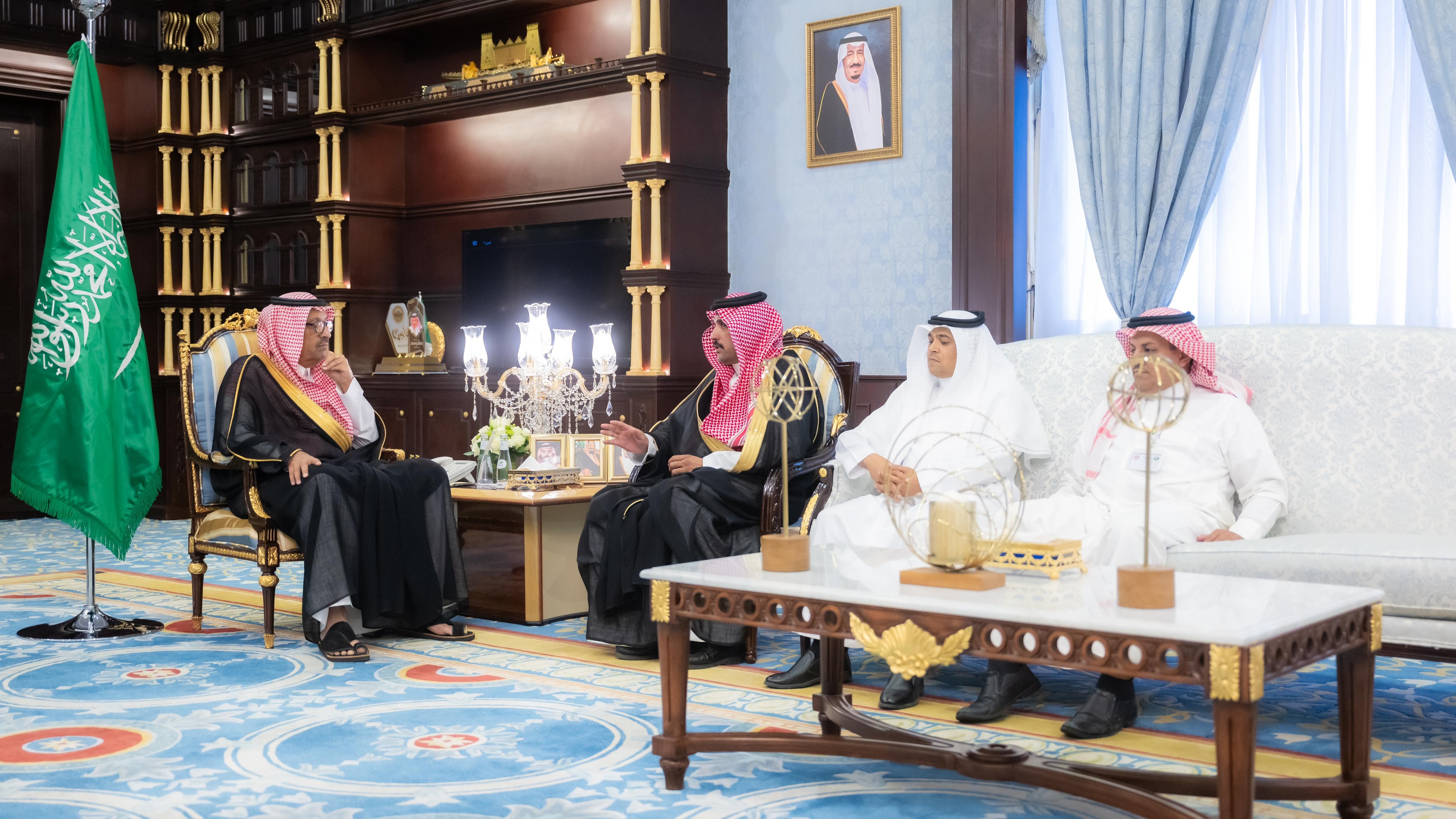 سمو أمير الباحة يستقبل مدير عام فرع صندوق التنمية الزراعية بالباحة