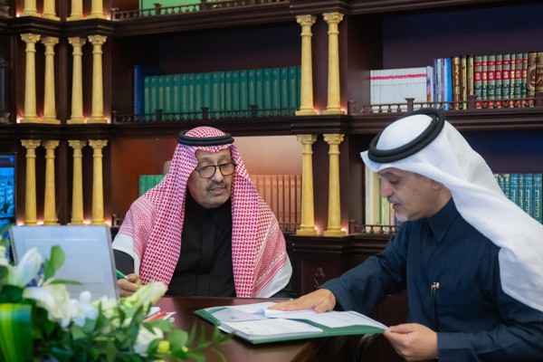 سمو أمير منطقة الباحة يستقبل محافظ قلوة ويناقش الخدمات المقدمة بالمحافظة وجميع مراكزها