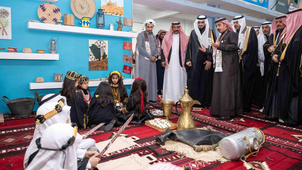 وكيل إمارة منطقة الباحة يشارك طلاب مدارس تعليم الباحة حفل ذكرى يوم التأسيس 2024