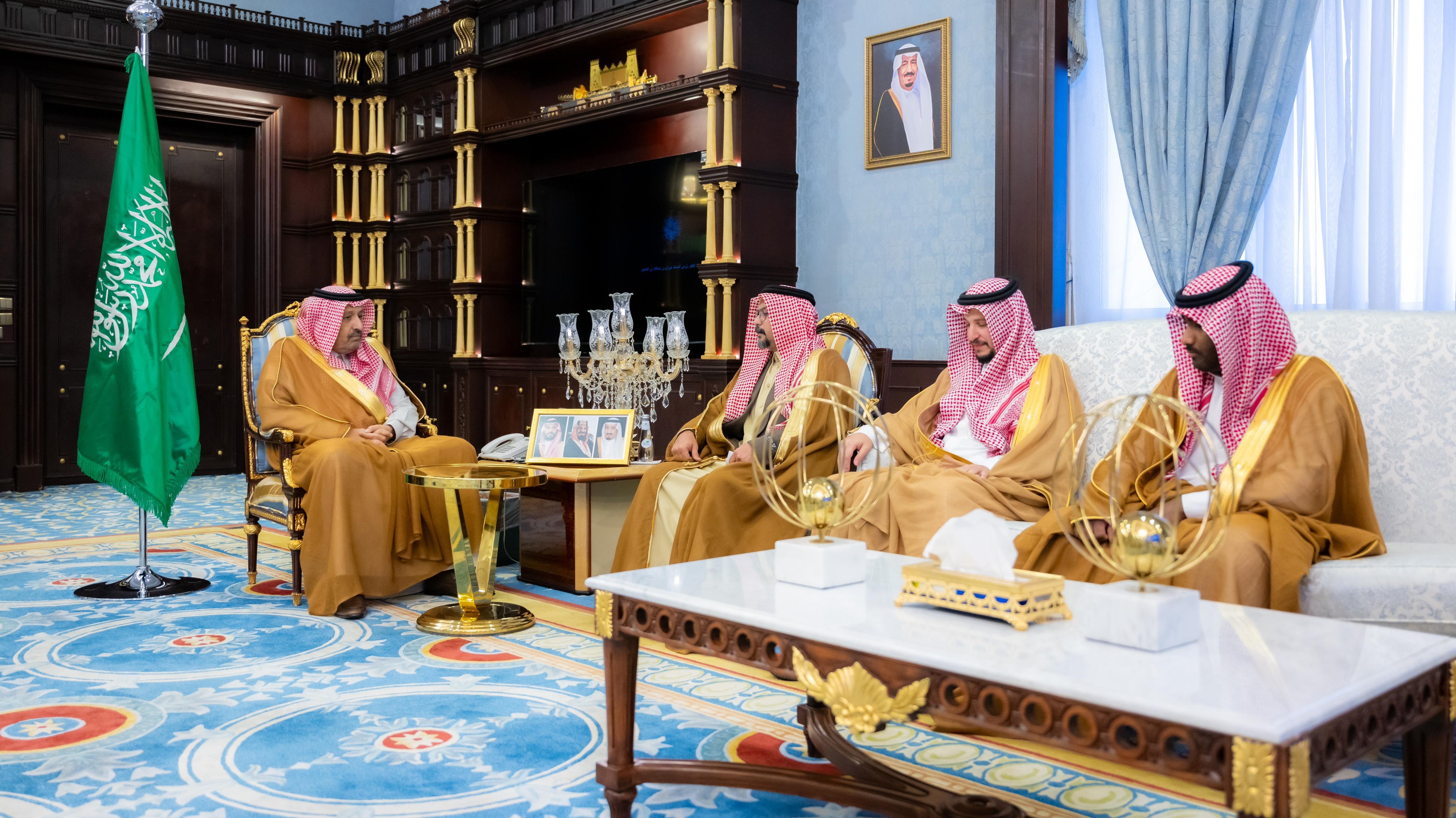 سمو أمير منطقة الباحة يستقبل رئيس وأعضاء فرع الجمعية السعودية لعلوم العمران