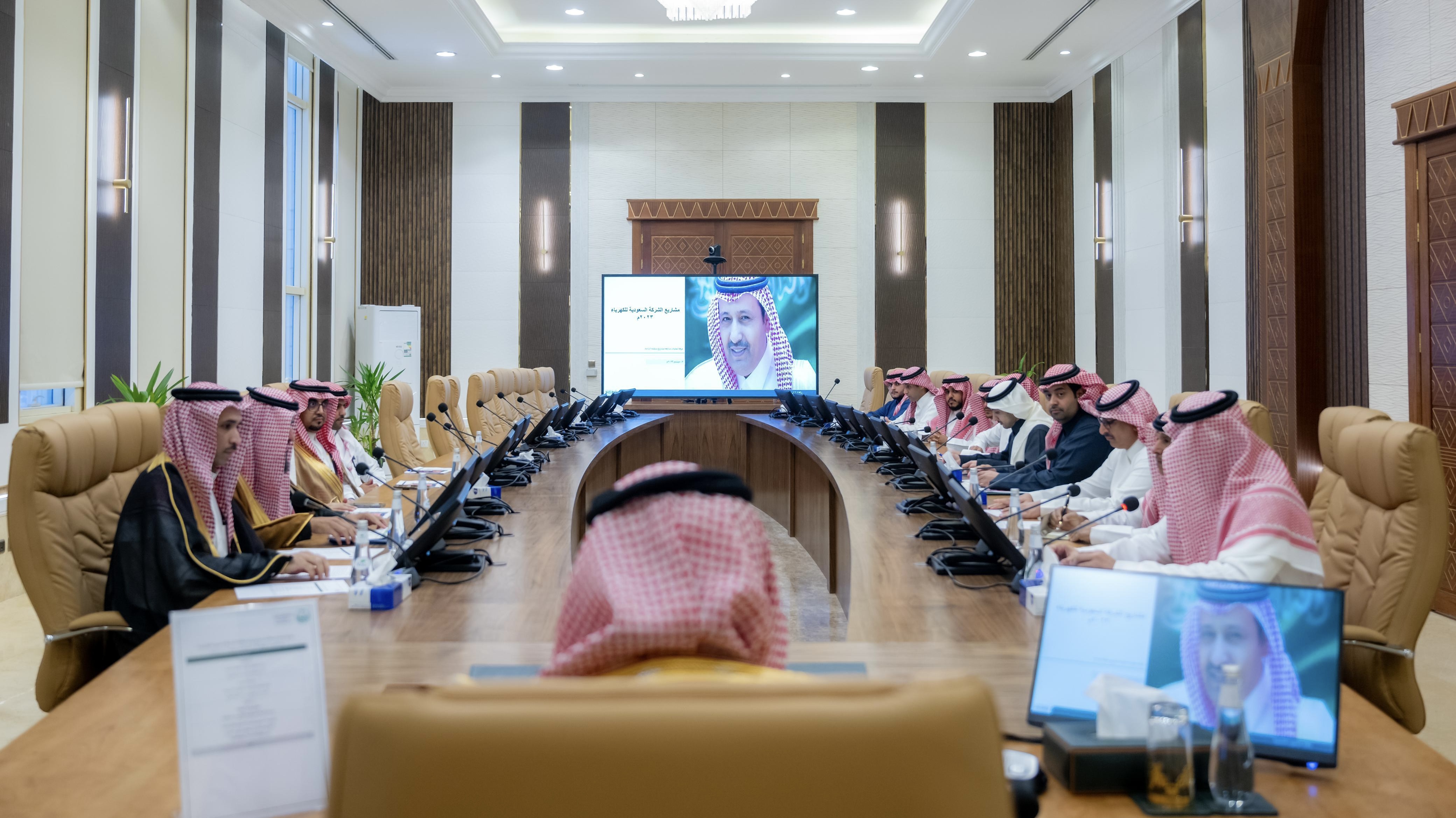 سمو أمير الباحة يرأس اجتماع مناقشة المشاريع التنموية للشركة السعودية للكهرباء بالمنطقة