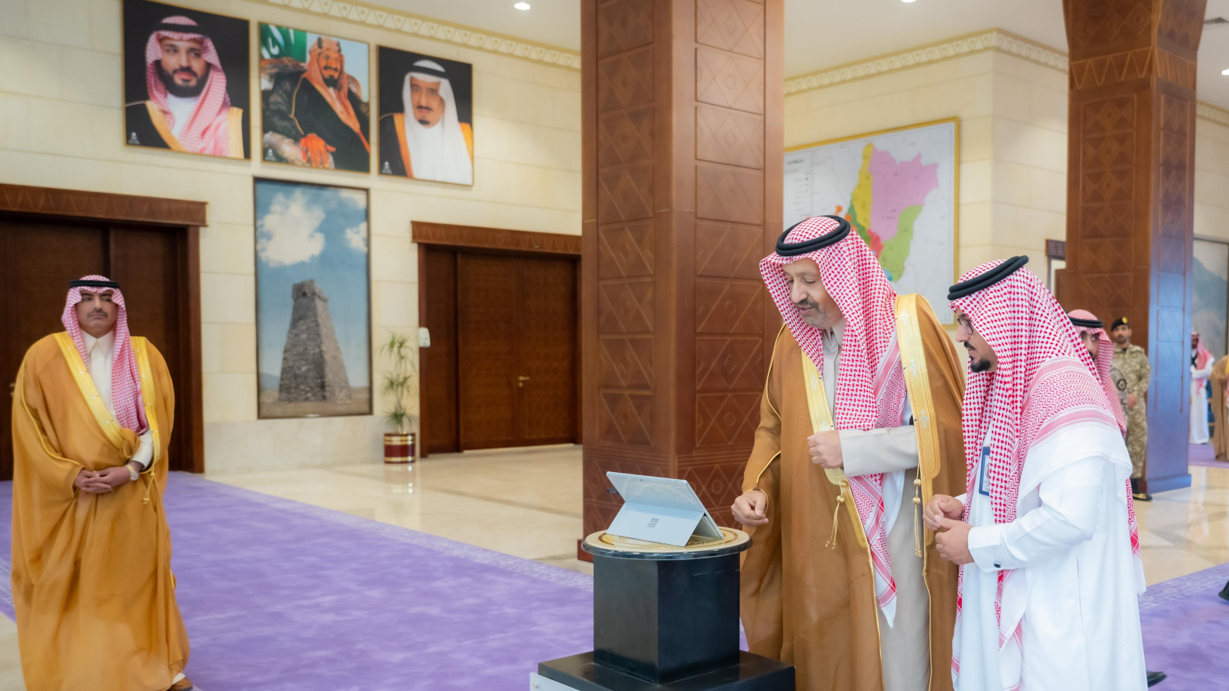 سمو أمير منطقة الباحة يطلق مبادرة تطبيق شهادة الامتثال على المباني الحكومية بالمنطقة