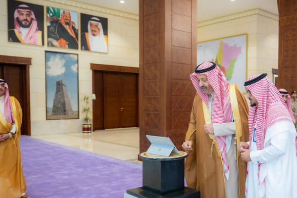 سمو أمير منطقة الباحة يطلق مبادرة تطبيق شهادة الامتثال على المباني الحكومية بالمنطقة