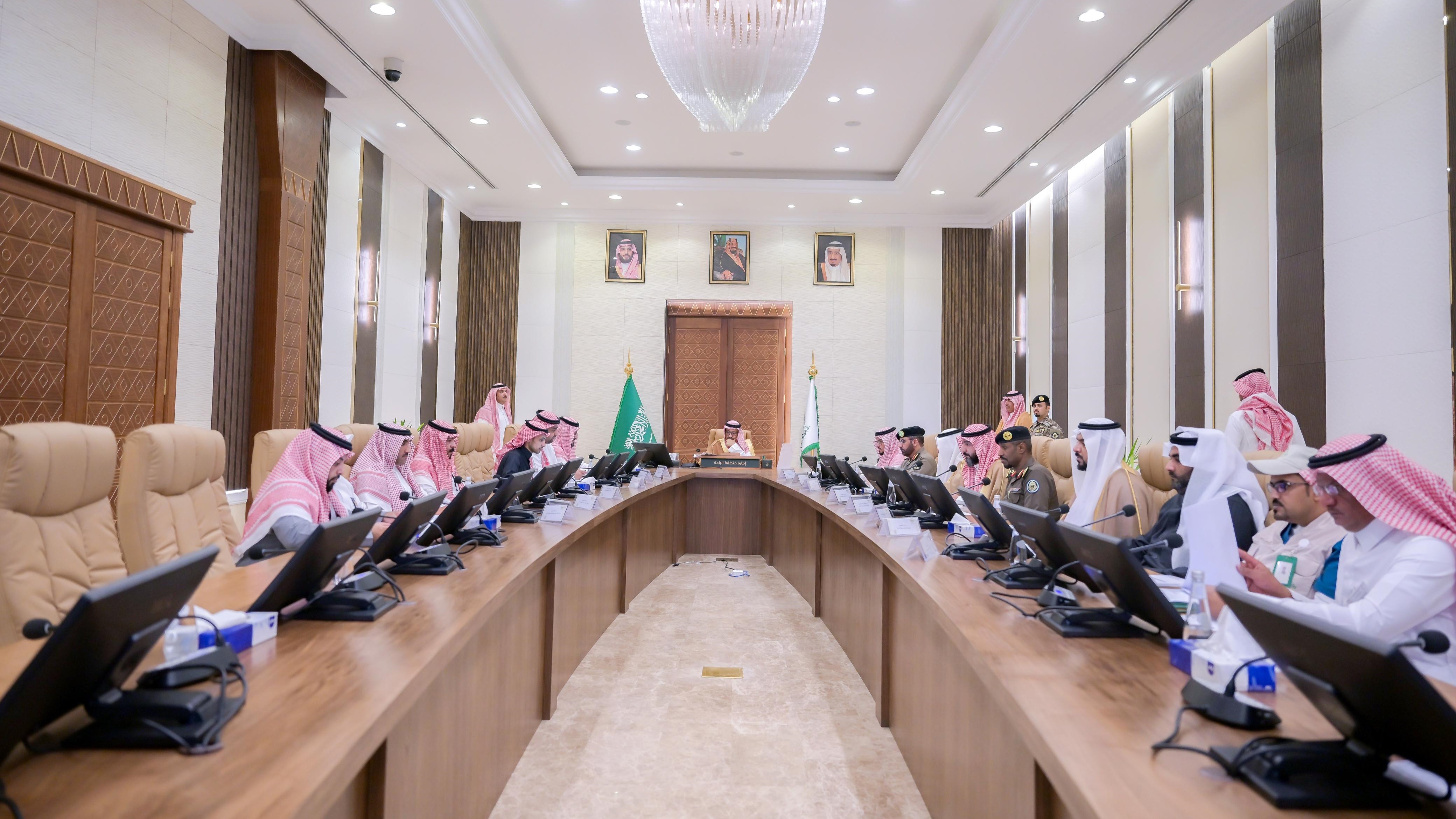 سمو أمير منطقة الباحة يرأس إجتماع استعراض تشغيل مشروع الإسعاف الجوي من خلال تنفيذ 26 مهبطاً في جميع محافظات المنطقة