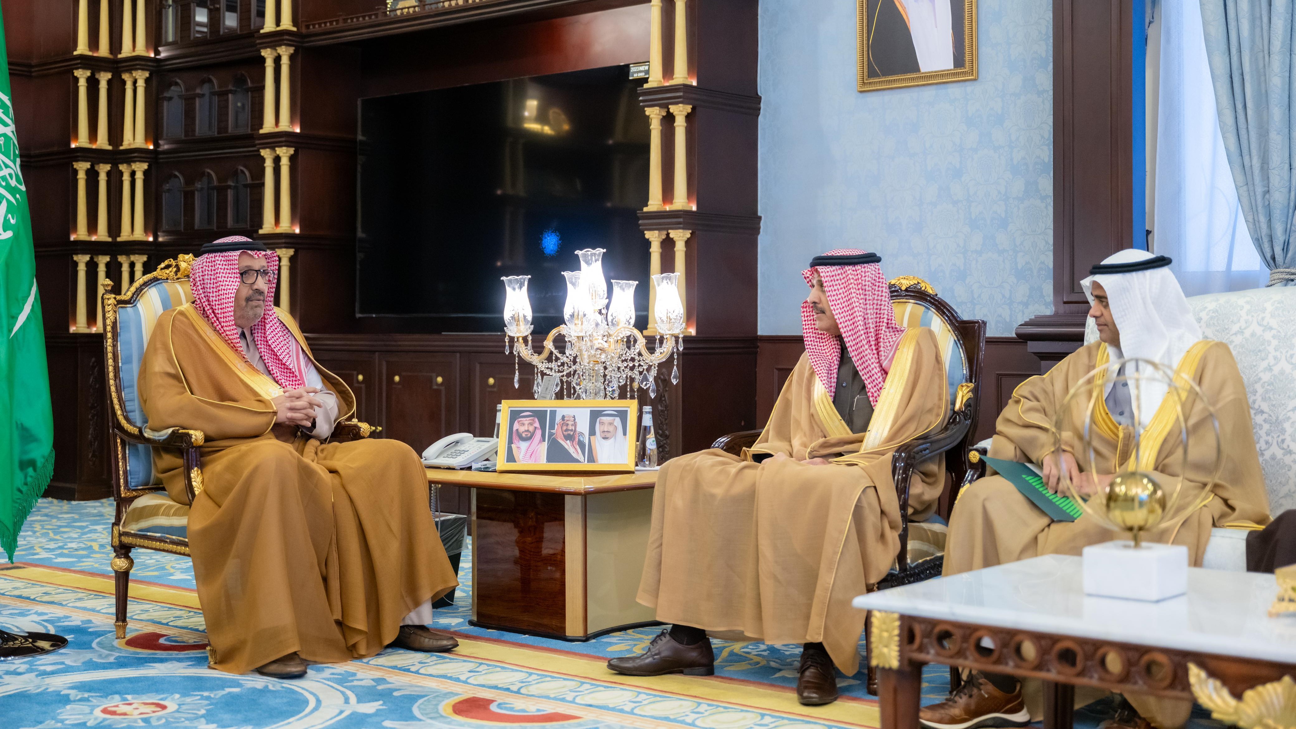 سمو أمير منطقة الباحة يستقبل الرئيس التنفيذي لشركة مطارات القابضة