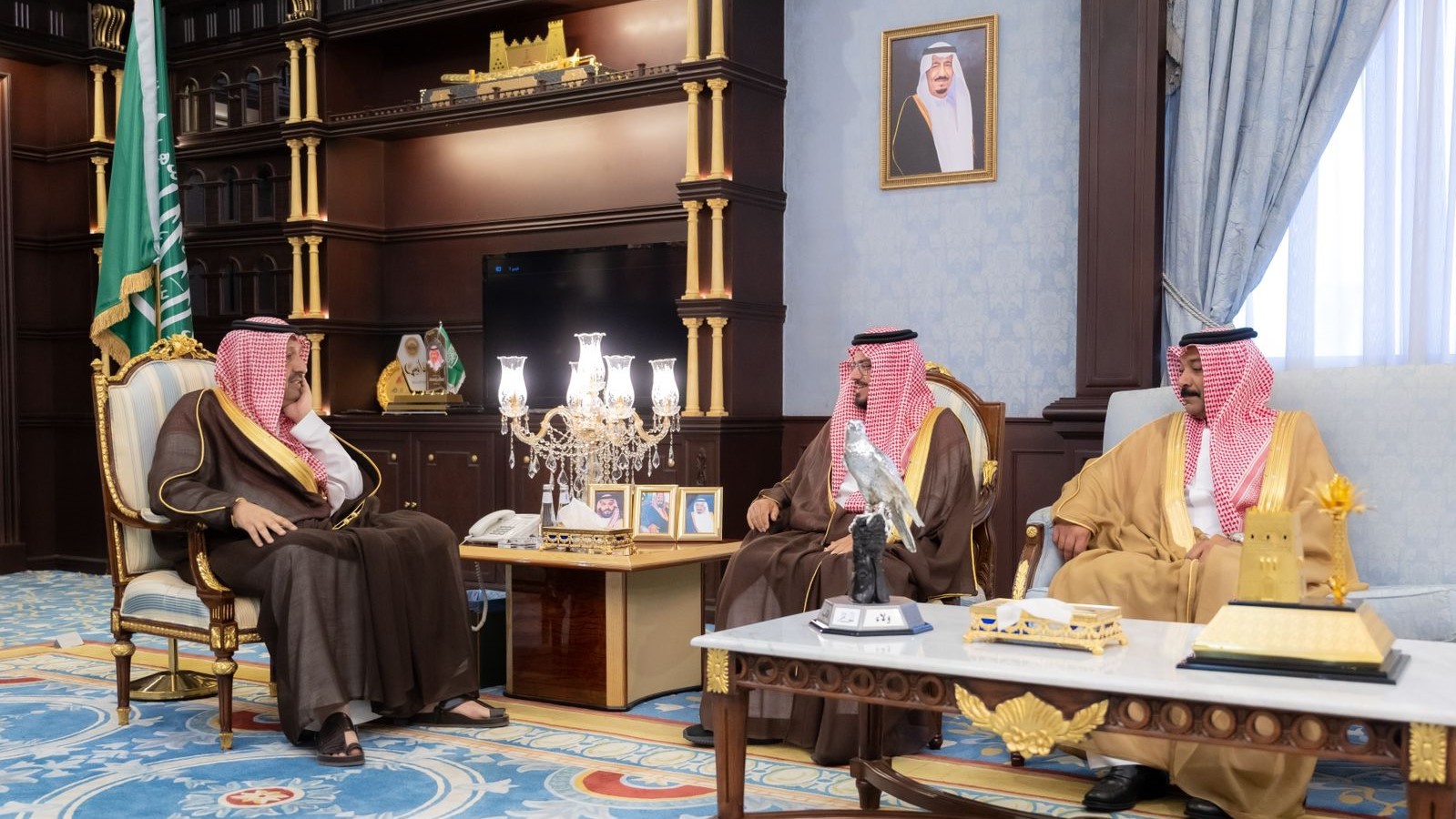 سمو أمير منطقة الباحة يستقبل أمين المنطقة ويطلع على تقرير فعاليات العيد لأمانة المنطقة وبلدياتها