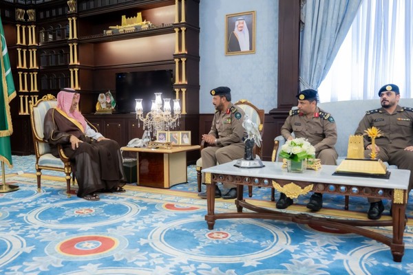 سمو أمير منطقة الباحة يستقبل اللواء الزرقي ويشيد بجهود رجال الدفاع المدني في الحفاظ على الأرواح والممتلكات
