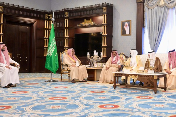 سمو الأمير حسام بن سعود يستقبل رئيس وأعضاء مجلس إدارة ميدان فروسية منطقة الباحة